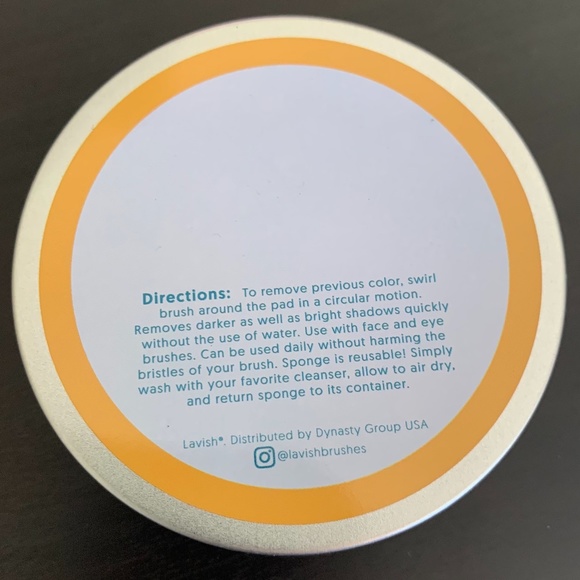 Lavish Quick Color Switch Dry Makeup Brush Cleaner - Picture 2 of 3